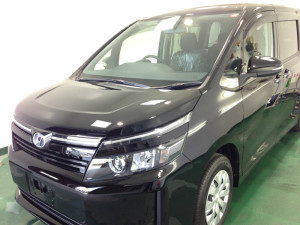 トヨタ　ボクシー　ブラック　ボディガラスコーティング