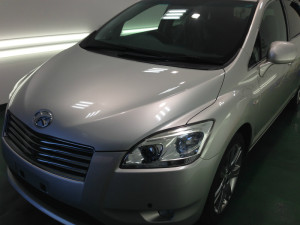 トヨタ　マークＸジオ　シルバーメタリック　ボディガラスコーティング