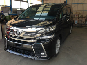 トヨタ　ヴェルファイア　ブラック　ボディガラスコーティング